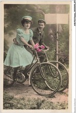 AVGP12-0766-WOMAN - Couple riding bicycles - Flowers - landscape