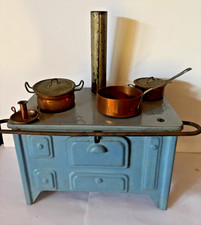 ANCIENNE CUISINIÈRE de