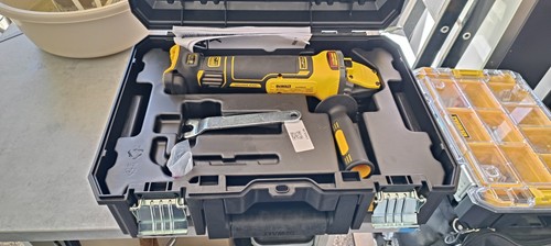 Dewalt dcg409vsn 20v - dcg409vsn, 5"