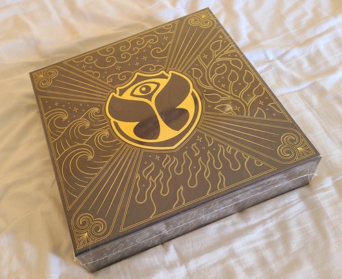 Tomorrowland sealed 500 - tomorrowland,