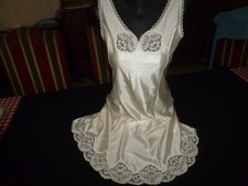 jolie combinaison&fond de robe