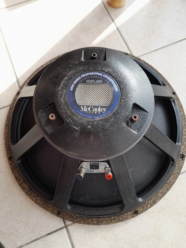 Haut parleur bass subwoofer - haut,