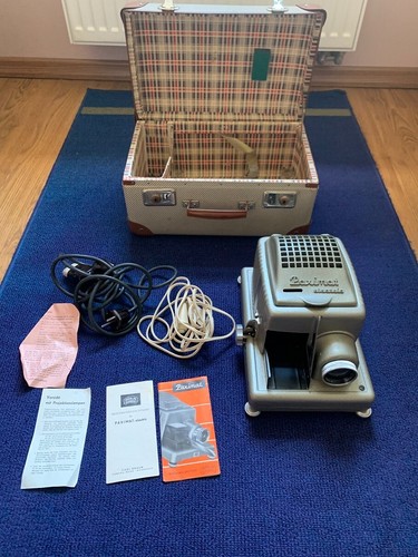 Ancien projecteur diapositives - ancien,