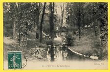 cpa 10 - TROYES (Aube) La VALLEE SUISSE promeneurs PONT PASSERELLE jardin animé