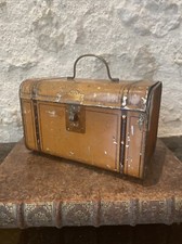 Chicory CASIEZ BOURGEOIS - Cambrai - old lithographed canvas box trunk