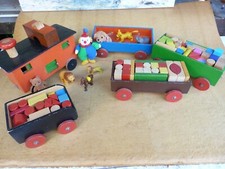 ANCIEN TRAIN EN BOIS JOUET