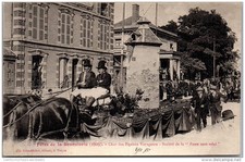 10 TROYES - Bonneterie festival 1925, passenger pigeon chariot