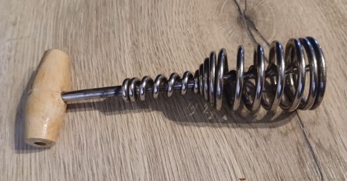Ancien tire bouchon ressort - ,