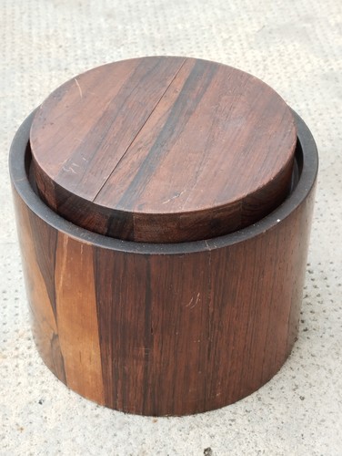 Pot tabac bois - a, jean