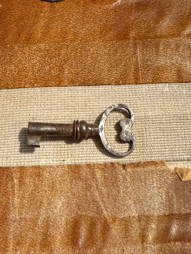 Ancienne petite cle - fer, forgé