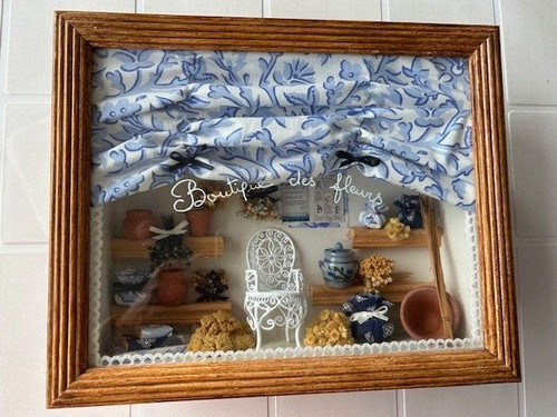 Ancienne vitrine miniature - ancienne,