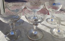 6 COUPES A CHAMPAGNE EN VERRE