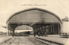 Old postcard 82 TARN & GARONNE MONTAUBAN La Gare Marquise - Abri des Voyageurs Train 1918