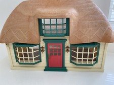 Sylvanian Families Meadowcroft Cottage Furnished with Figures