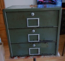 ancien petit meuble metalique d'administration a clapets type roneo années 50