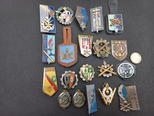 2165/MEDA - Lot de 20 insignes
