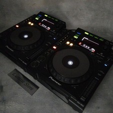 Paire de 2 platines numériques professionnelles Pioneer CDJ-900 pour DJ...