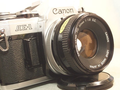 Canon avec objectif - ,