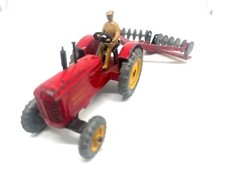 Dinky Tracteur agricole  Massey Harris avec herse