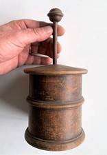 atypique boite circulaire en bois à système