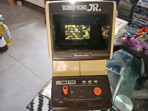 Console game watch - console, table