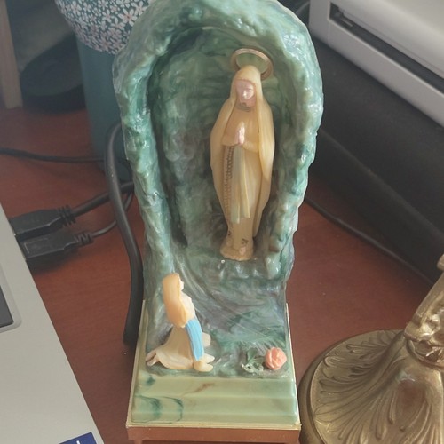 Statue religieuse plastique