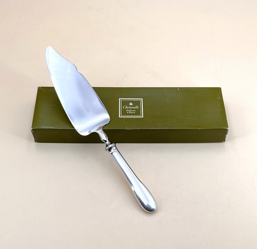 Pelle tarte coupante - à,