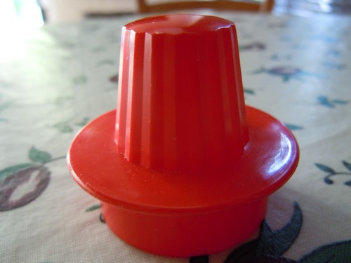 Bouchon plastique rouge - plastique,