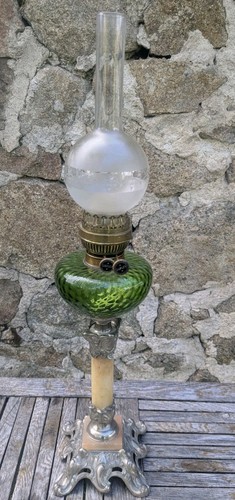Grande lampe pétrole - à,