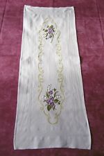 Beau centre de table BRODé main de fleurs et brins de muguet