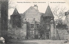 70 faverney Pied à terre, des dukes de Burgundy, 972, 56.