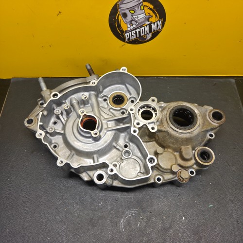 Carter moteur gauche - moteur,