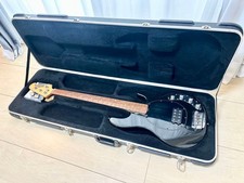 Music Man Stingray / guitare