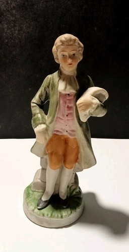 Figurine statuette en - /,