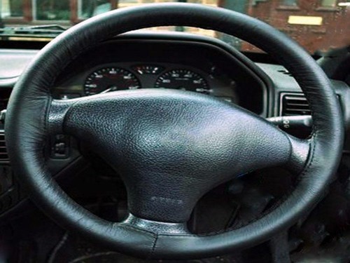 Peugeot 206 couvre volant - couvre, en