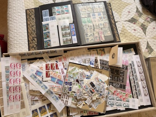 Lot 2000 timbres - lot,