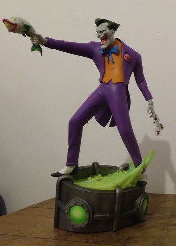 Statue joker regular version - joker,