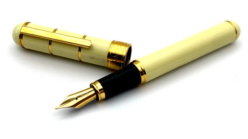 Stylo plume yves saint laurent - plume,