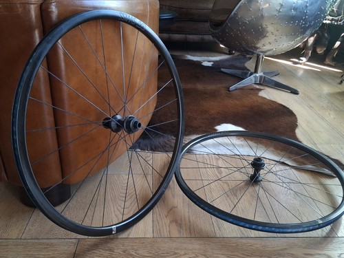 Roues swiss carbone 1100 - roues,