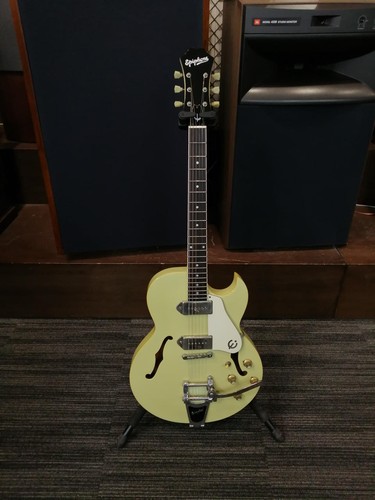 Guitare électrique acoustique