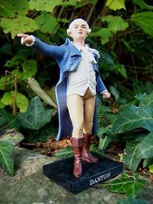 RE0170  FIGURINE STATUETTE