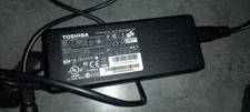 Toshiba 19V 3.95A  Adaptateur