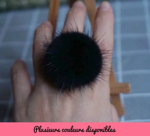 Bague originale pompon fausse