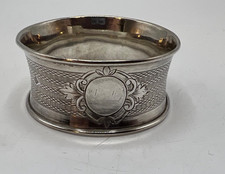 BEAU ROND DE SERVIETTE EN