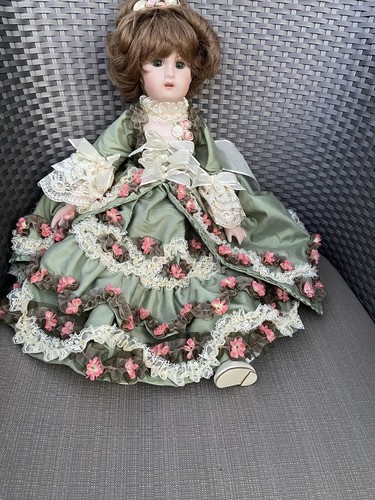 Poupee collection mundia - collection,