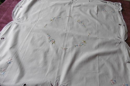 Nappe vintage avec dentelle - , et