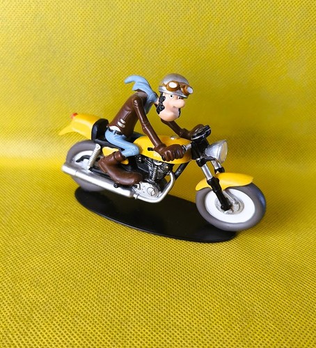Superbe figurine résine - superbe,