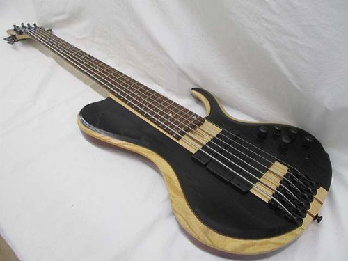 Guitare basse électrique