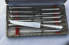 12 Couteaux de table style