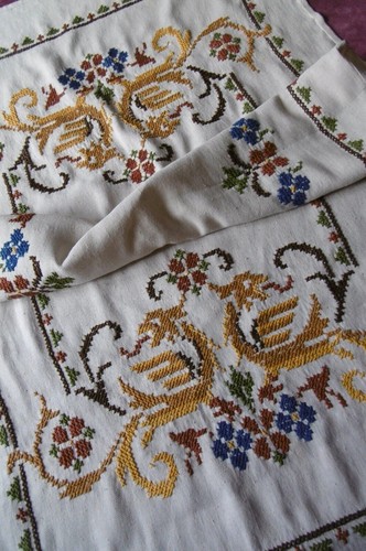 Nappe ancienne brodée main - , de